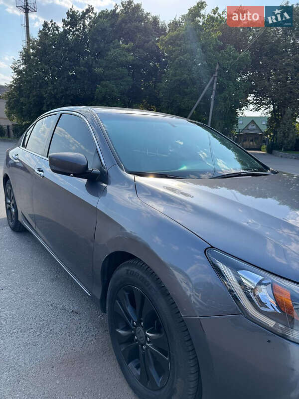 Седан Honda Accord 2015 в Дніпрі
