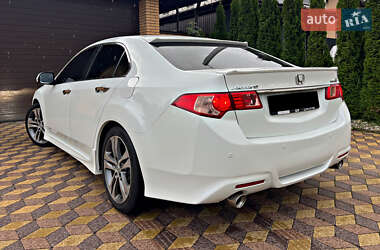 Седан Honda Accord 2012 в 