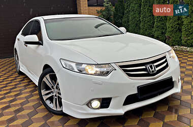 Седан Honda Accord 2012 в 
