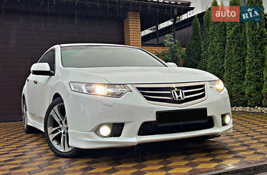 Седан Honda Accord 2012 в 