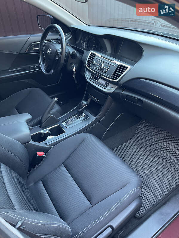 Седан Honda Accord 2013 в Тульчине