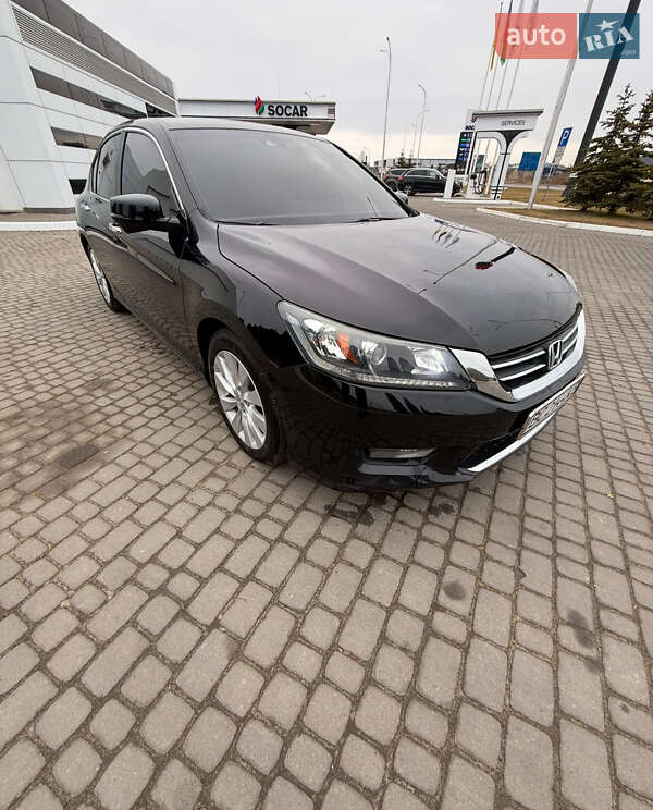 Седан Honda Accord 2015 в Львові