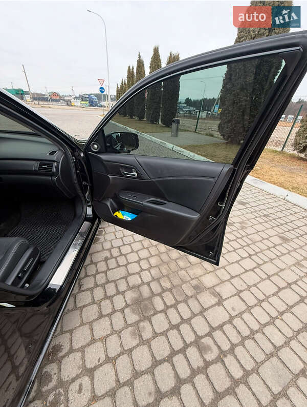 Седан Honda Accord 2015 в Львові