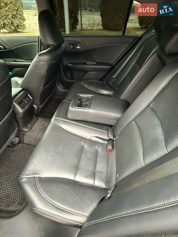 Седан Honda Accord 2015 в Львові