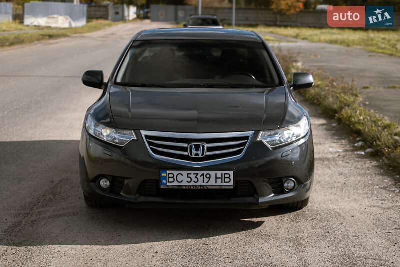 Седан Honda Accord 2012 в Львові