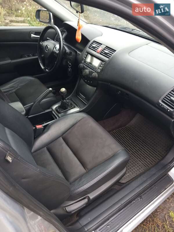 Седан Honda Accord 2004 в Виннице фото 5 Седан Honda Accord 2004 в Виннице