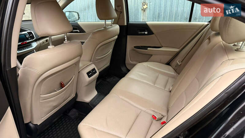 Седан Honda Accord 2013 в Ужгороді