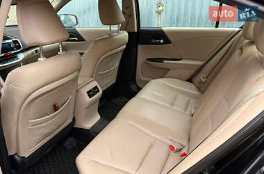Седан Honda Accord 2013 в  фото 5 Седан Honda Accord 2013 в