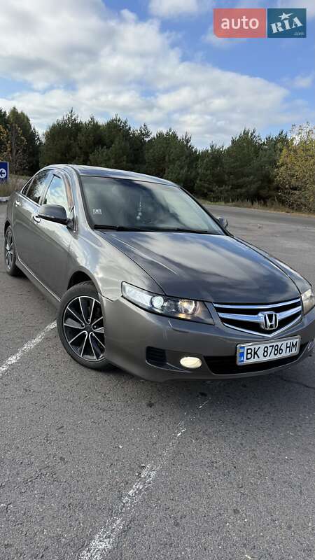 Седан Honda Accord 2007 в Сарнах