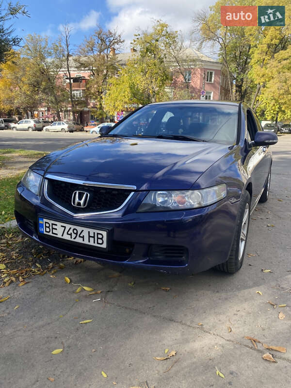 Седан Honda Accord 2004 в  фото Седан Honda Accord 2004 в