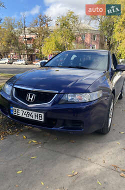 Седан Honda Accord 2004 в  Седан Honda Accord 2004 в