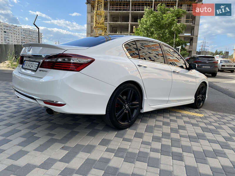 Седан Honda Accord 2016 в Киеве