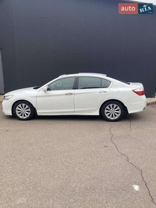 Седан Honda Accord 2014 в Чернигове