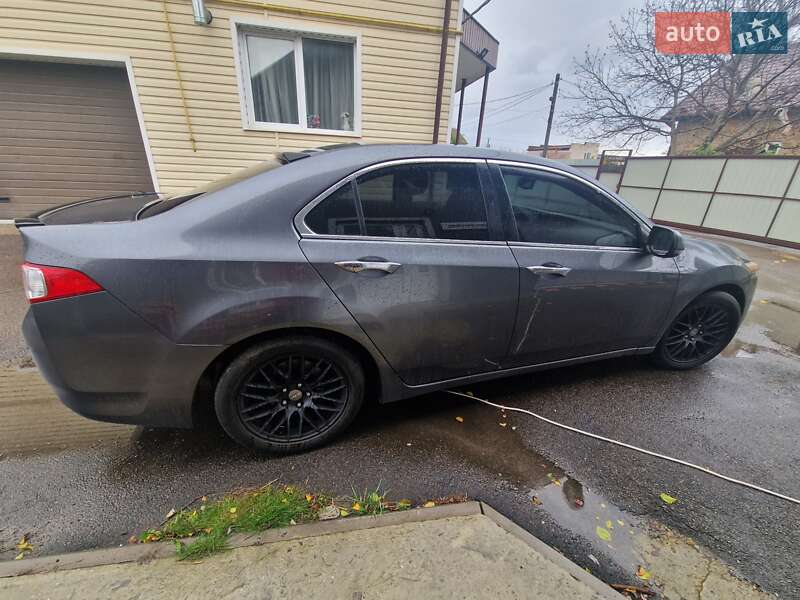 Седан Honda Accord 2010 в Глевасі