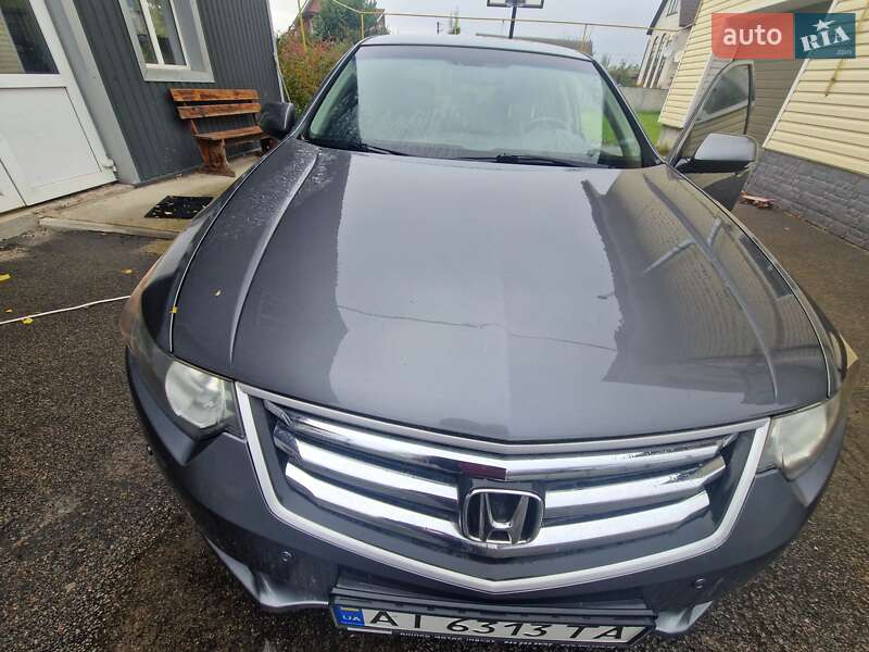 Седан Honda Accord 2010 в Глевасі
