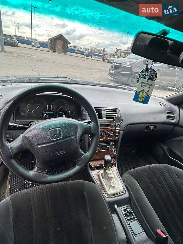 Седан Honda Accord 1998 в Харькове фото 8 Седан Honda Accord 1998 в Харькове