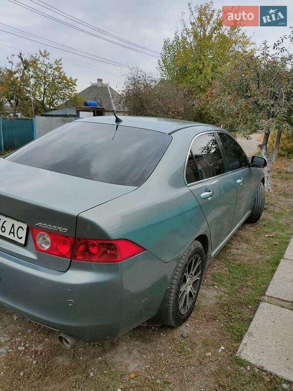 Седан Honda Accord 2003 в Новомосковске