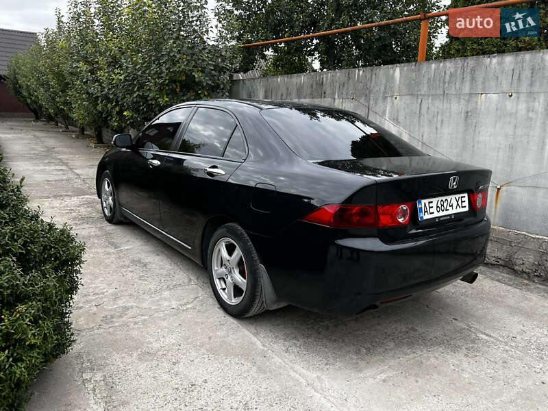 Седан Honda Accord 2004 в  фото Седан Honda Accord 2004 в