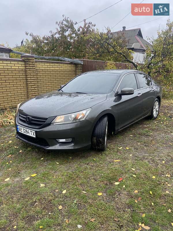 Седан Honda Accord 2014 в Новомосковске