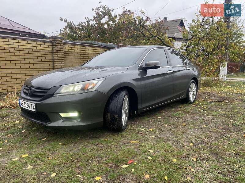 Седан Honda Accord 2014 в Новомосковске