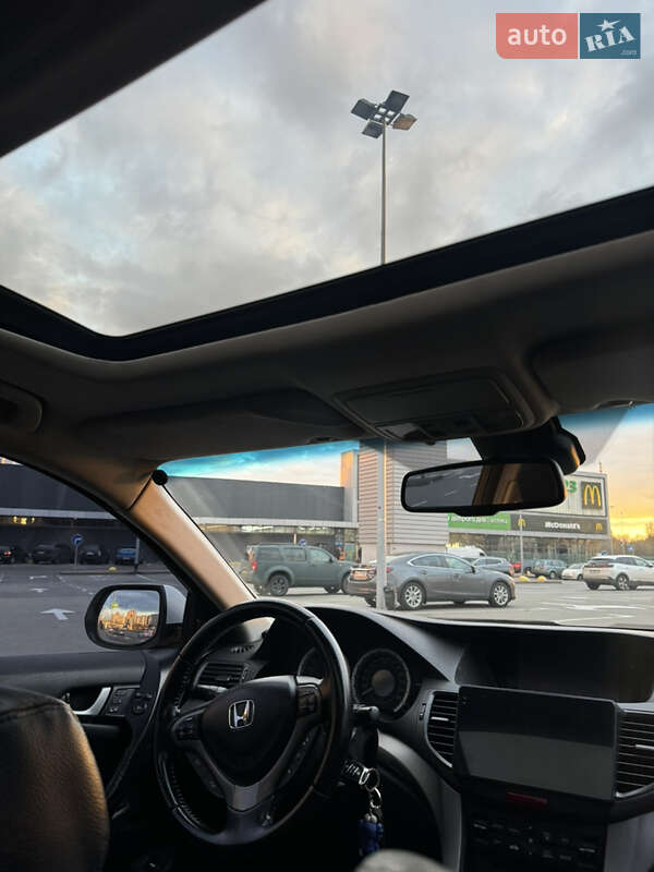 Седан Honda Accord 2010 в Киеве