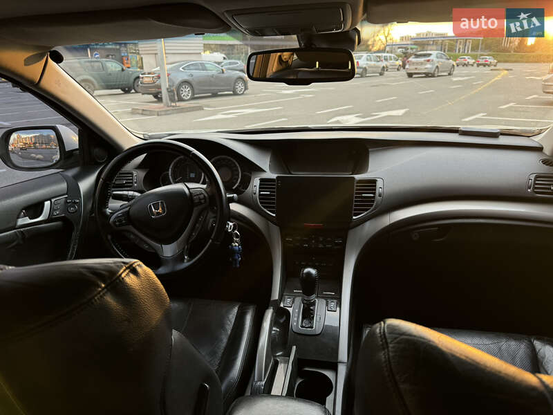 Седан Honda Accord 2010 в Киеве