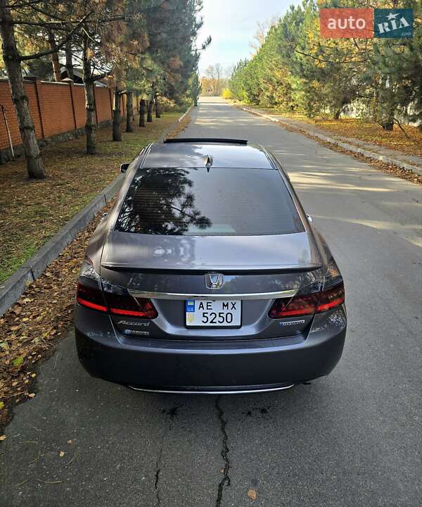 Седан Honda Accord 2015 в Дніпрі