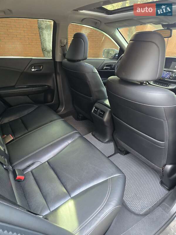 Седан Honda Accord 2015 в Дніпрі