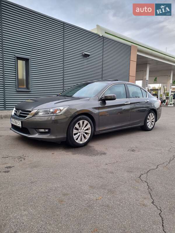 Седан Honda Accord 2014 в Киеве