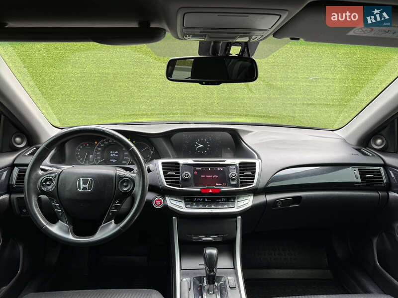Седан Honda Accord 2013 в Києві