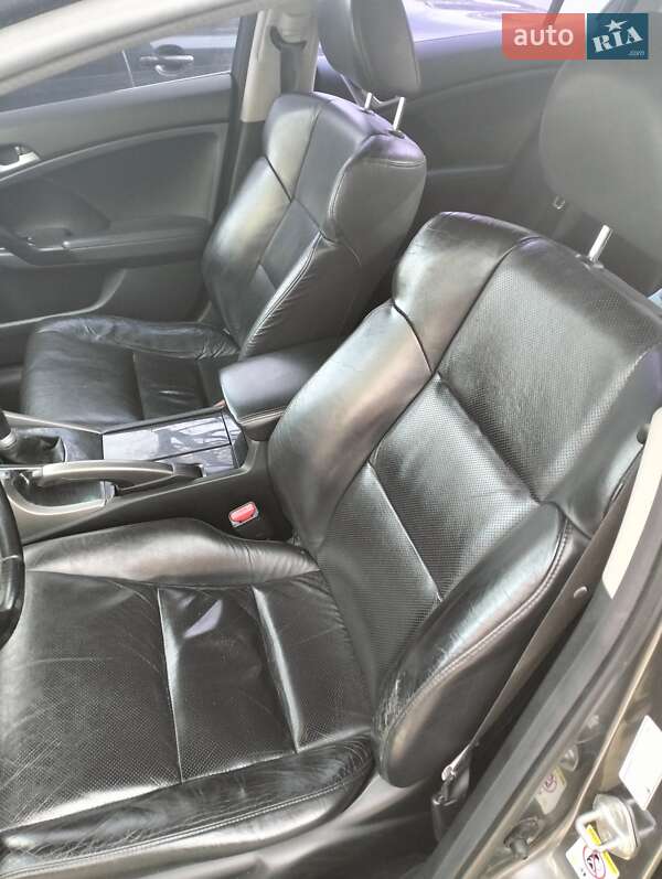 Седан Honda Accord 2010 в Киеве