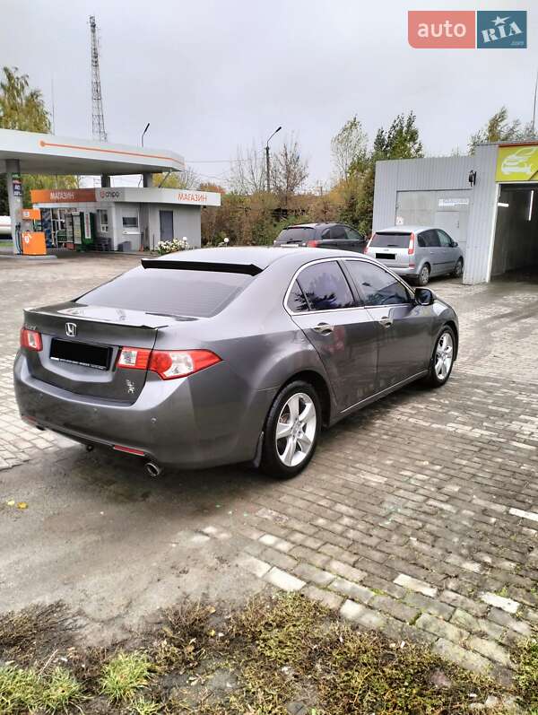 Седан Honda Accord 2010 в Киеве