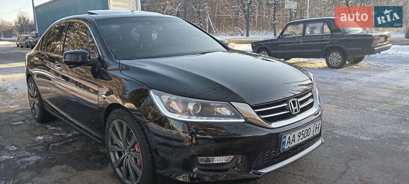 Седан Honda Accord 2012 в Житомире