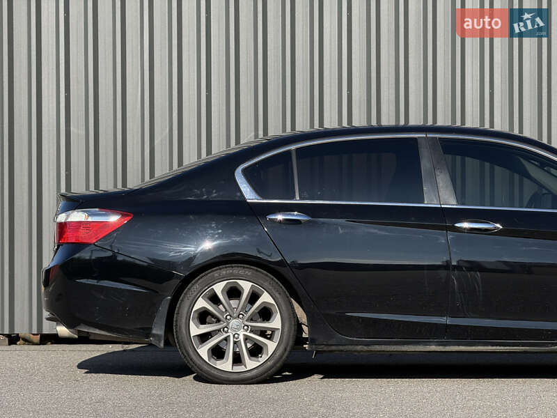Седан Honda Accord 2015 в Киеве