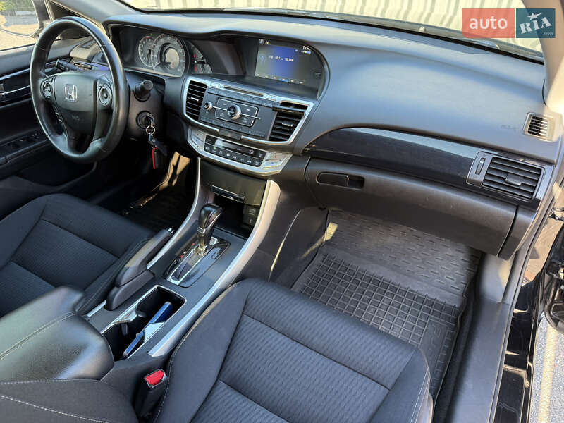 Седан Honda Accord 2015 в Киеве