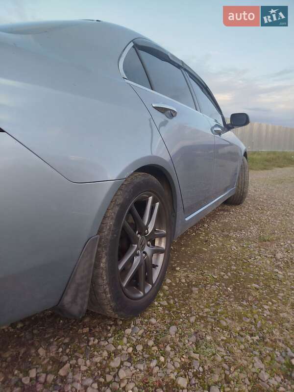 Седан Honda Accord 2004 в Ужгороде