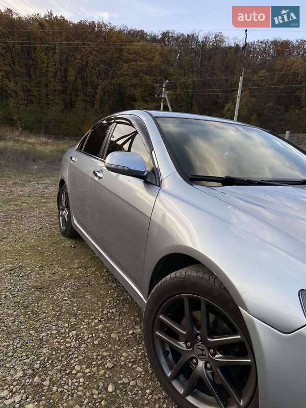 Седан Honda Accord 2004 в Ужгороде