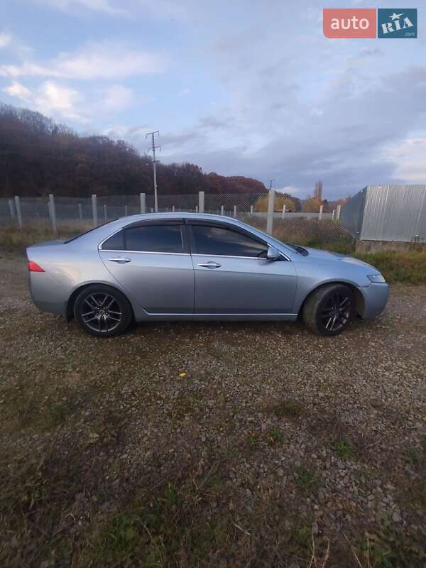 Седан Honda Accord 2004 в Ужгороде