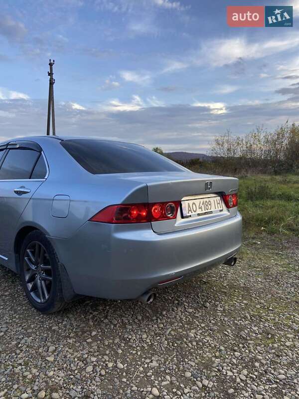 Седан Honda Accord 2004 в Ужгороде