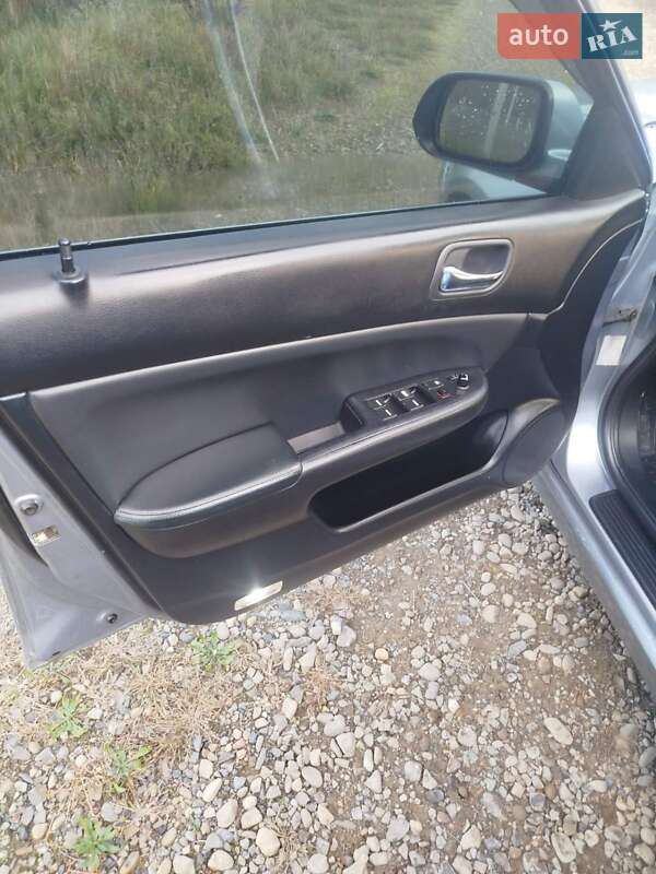 Седан Honda Accord 2004 в Ужгороде