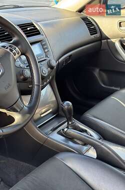 Седан Honda Accord 2004 в Киеве