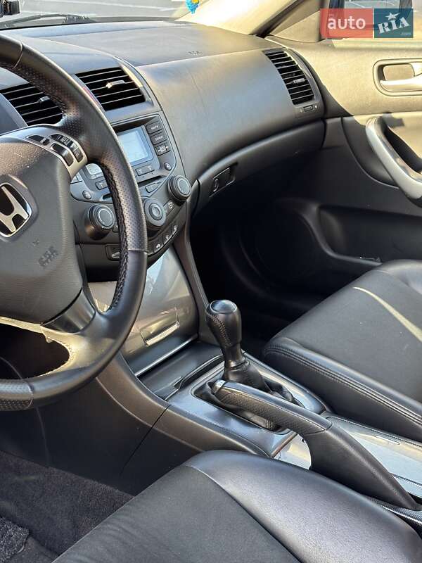 Седан Honda Accord 2004 в Києві
