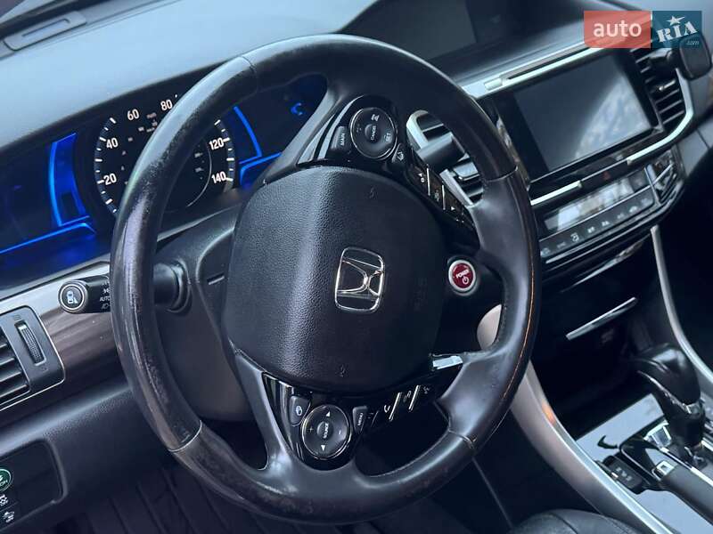 Седан Honda Accord 2016 в Николаеве