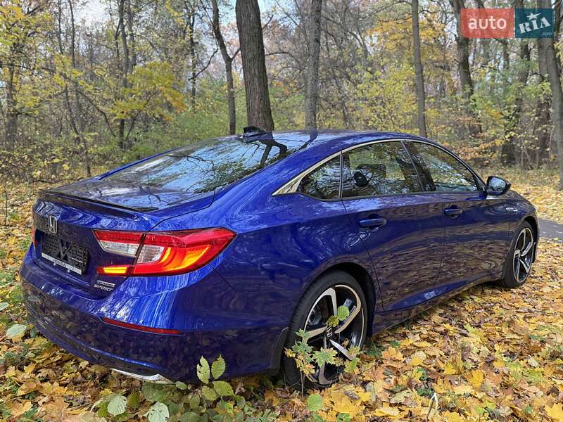 Седан Honda Accord 2022 в Білогородці