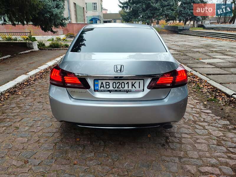 Седан Honda Accord 2013 в Тульчине