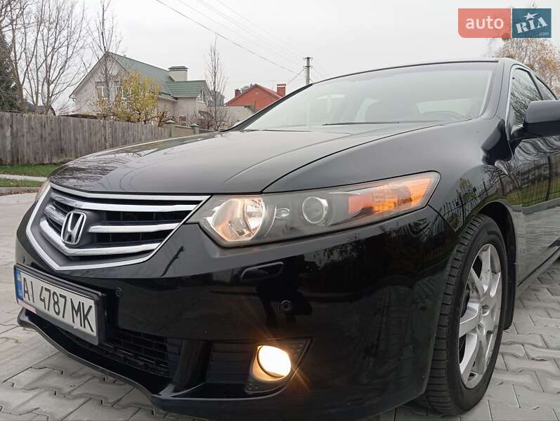 Седан Honda Accord 2010 в Бучі