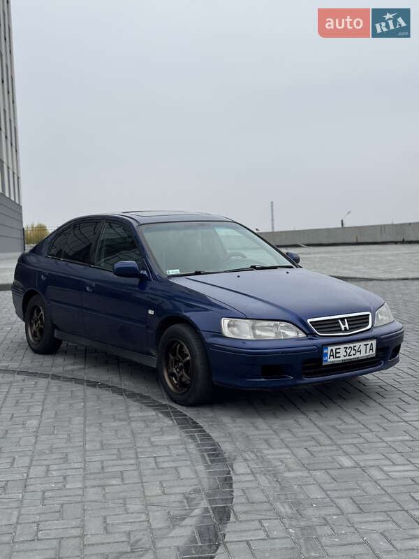 Лифтбек Honda Accord 2000 в Днепре
