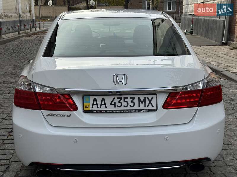 Седан Honda Accord 2013 в Києві