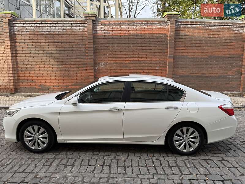 Седан Honda Accord 2013 в Києві