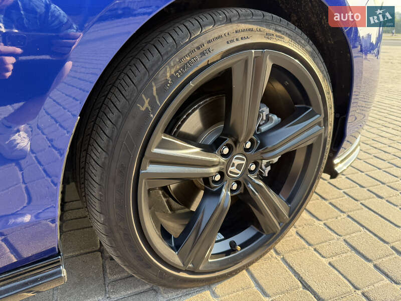 Седан Honda Accord 2023 в Луцке